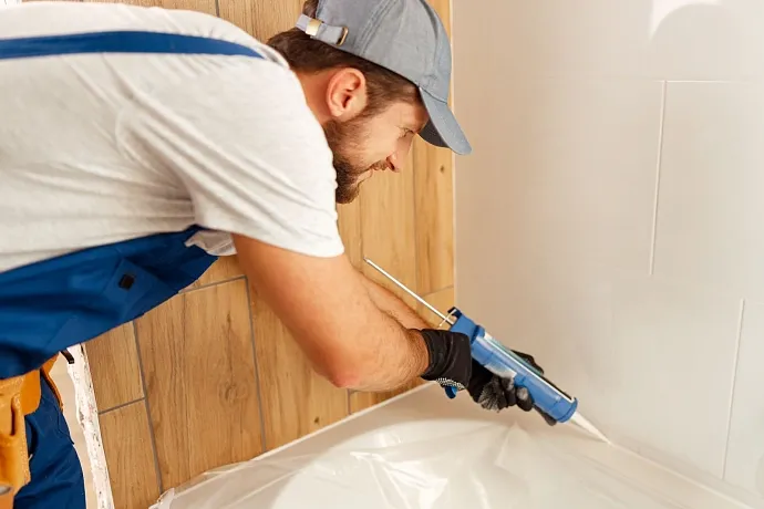 Как очистить плитку и ванну от герметика: удалить силикон с кафеля